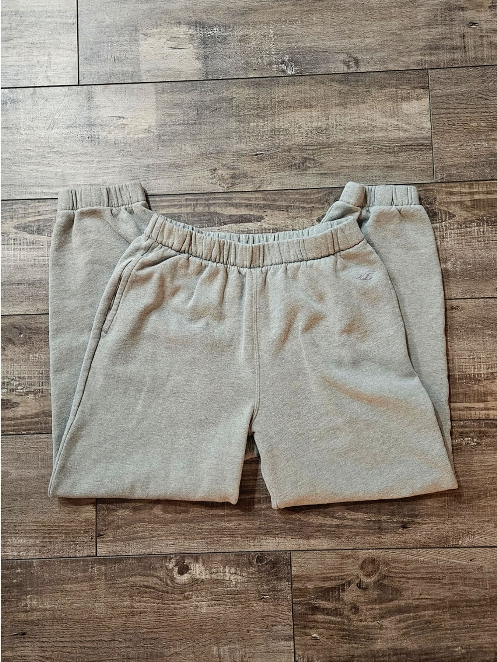 HOLLISTER Green Sweatpants w/ Embroidered Bird Size Small